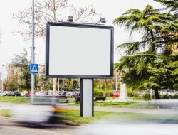 Mbah Goen Desak Penertiban Baleho dan Reklame Ilegal di Kabupaten Bekasi