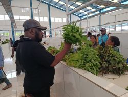 Ketua KAPP Supiori Tinjau Pasar Rakyat Sorendiweri, Dorong Kemandirian Ekonomi Lokal